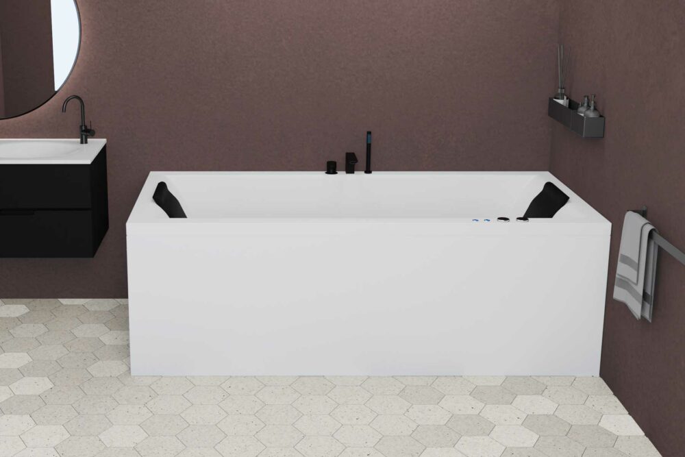 Nemo 190 badekar i hvit matt med svart armatur og svarte nakkeputer. Burgunder vegg og hexagonale gulvflis i lyse toner. Svart badromsmøbel med tilhørende rundt speil.